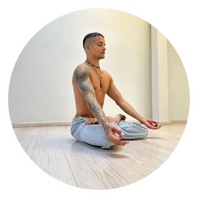 Marius Nasr meditando